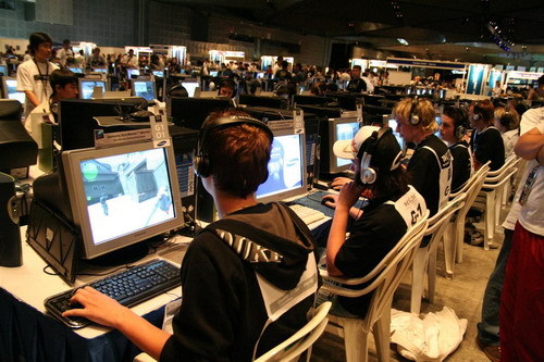 背后都是大 背后都是大